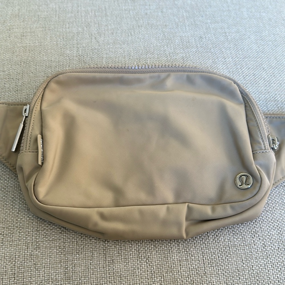 Lululemon Belt Bag 2L